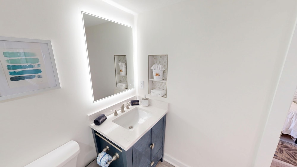 Destin Towers 113 2 Bedroom Condo