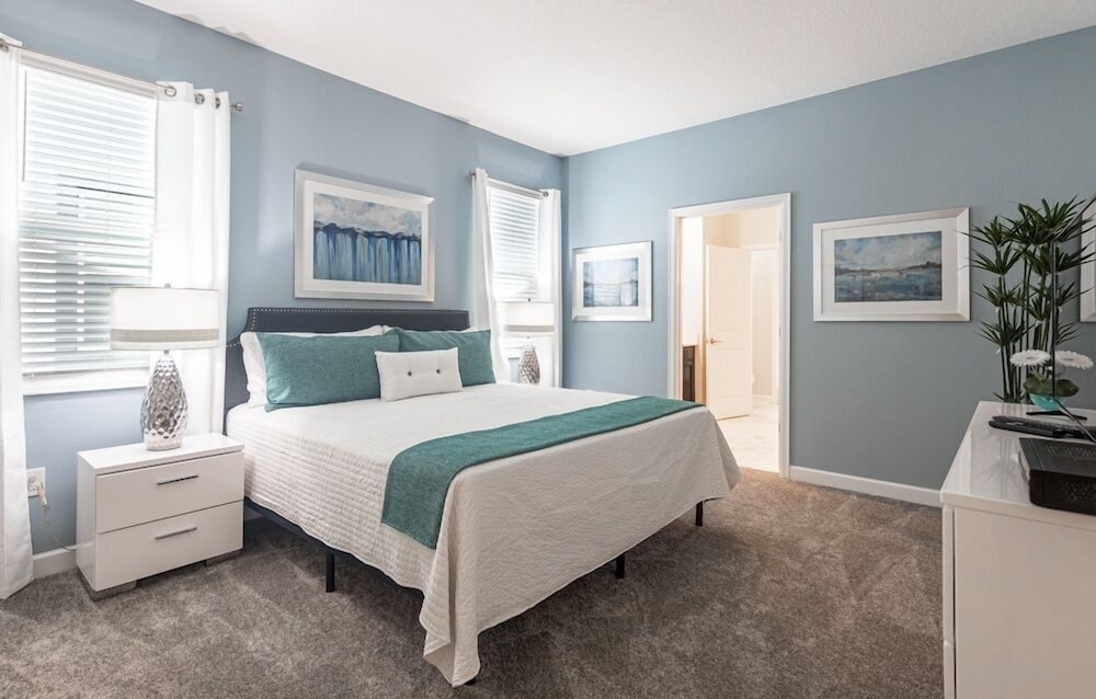820dsd - The Retreat At Championsgate 7 Bedroom Home by RedAwning view 3