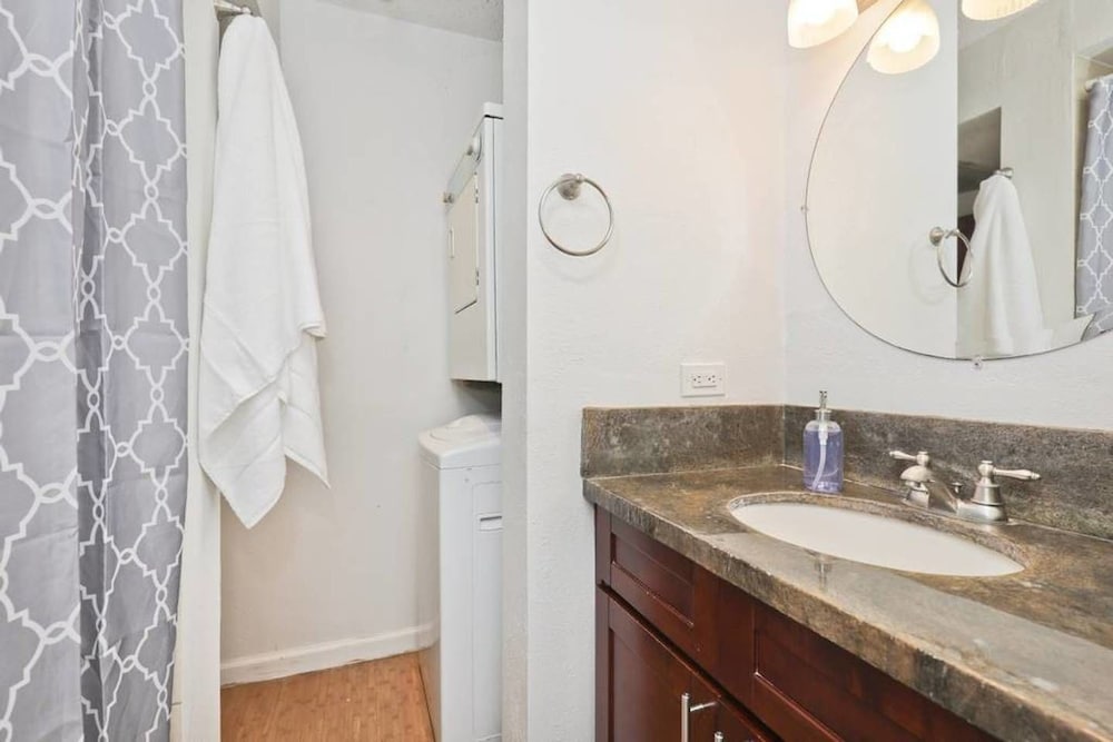 Large 2br/2ba Steps to Waikiki Beach by Domio view 5