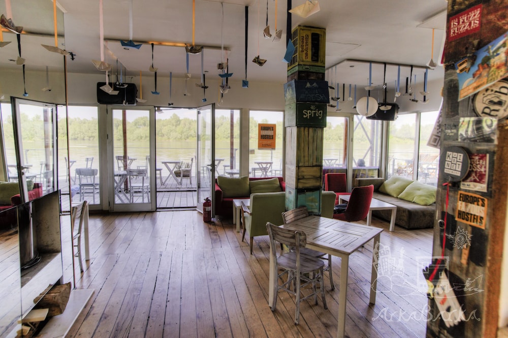 ArkaBarka Floating Hostel and Apartments