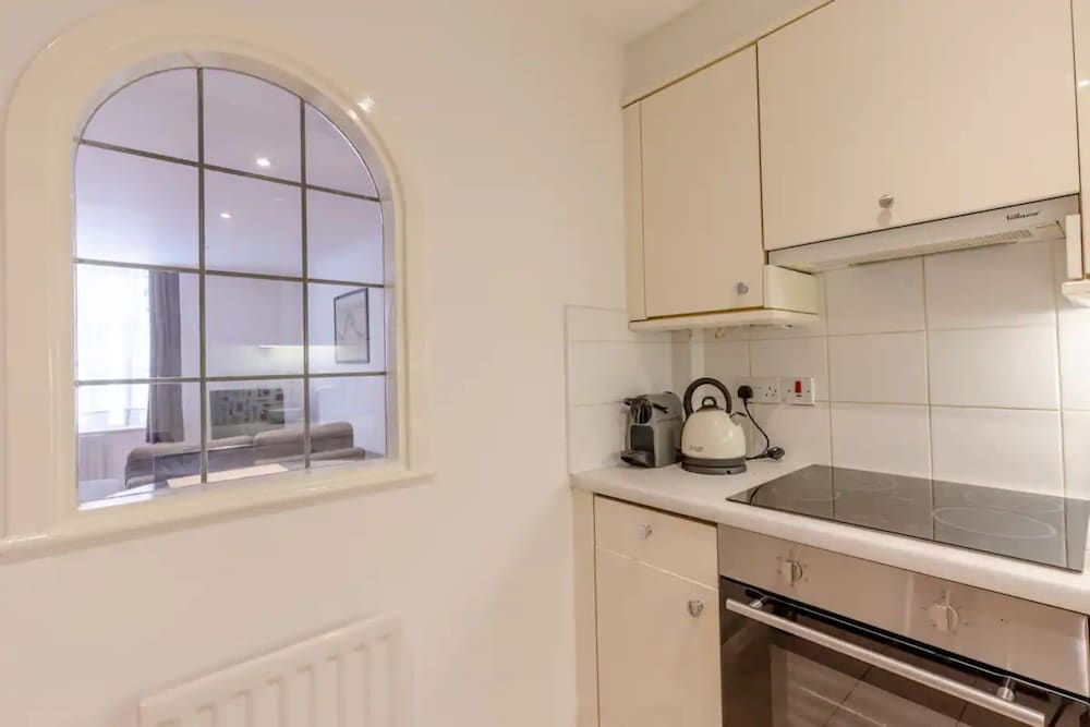 Stunning 2 Bedroom Apartment in the Heart of Westminster