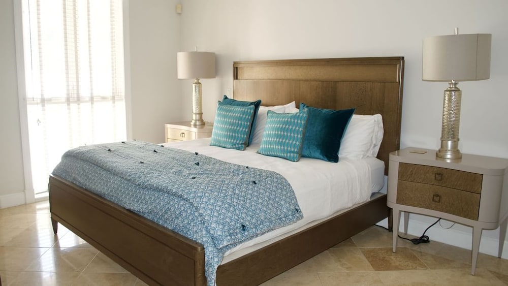 Villa Renaissance Grace Bay view 4