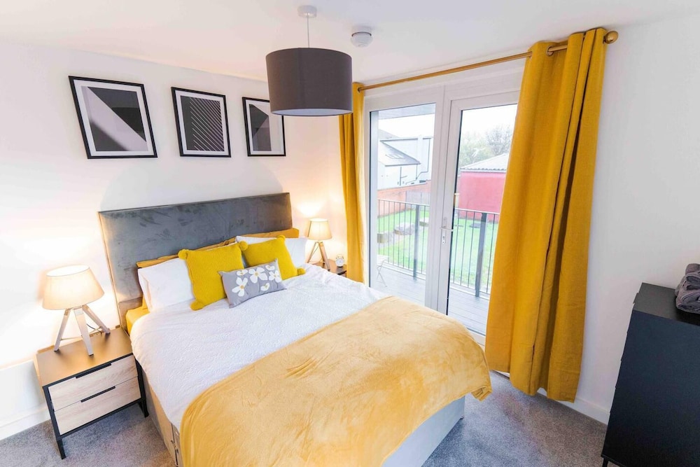 Modern Apartment in Salford, Manchester, UK view 4