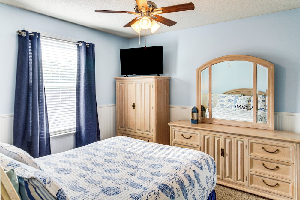 Outdoor Oasis: Group Getaway in Pensacola!