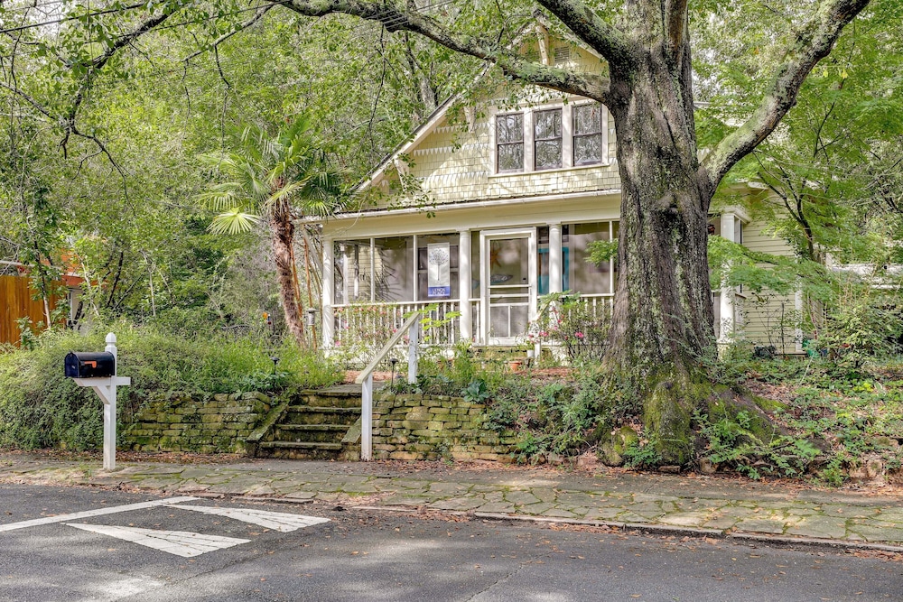Delightful Decatur Retreat: Walk to Shops & Dining view 4