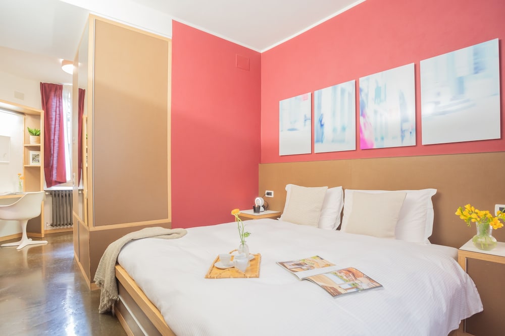Viav by Rent All Como