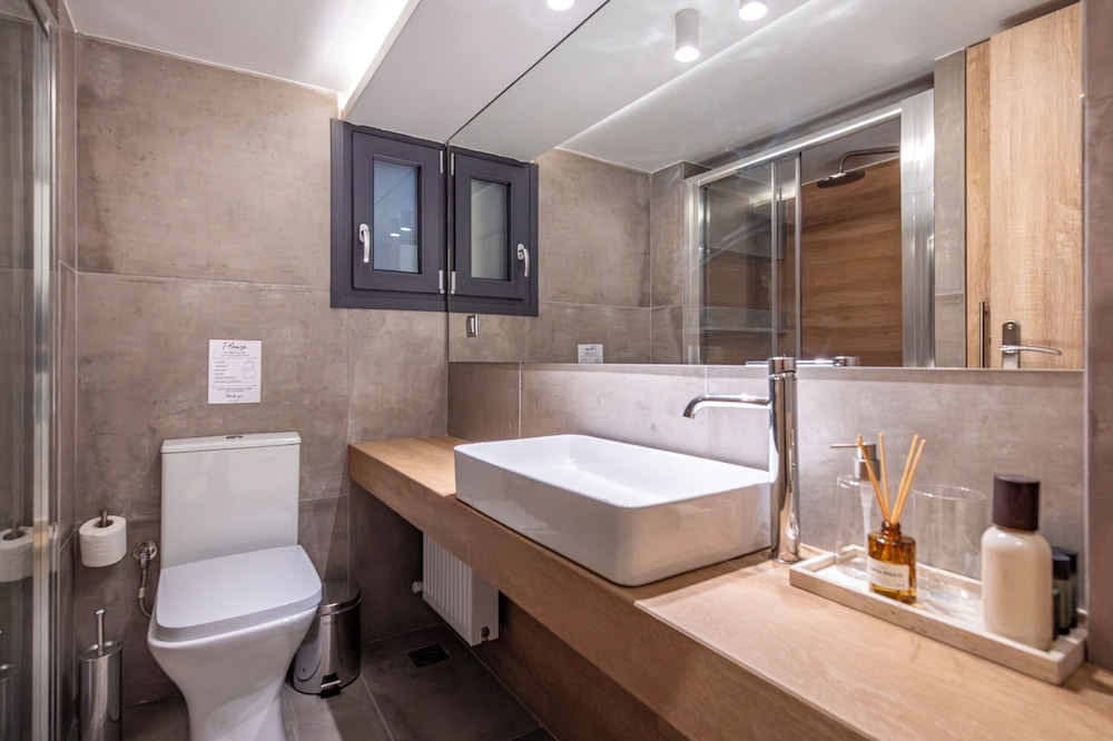 Phaedrus Living Pagkrati Modern Grove