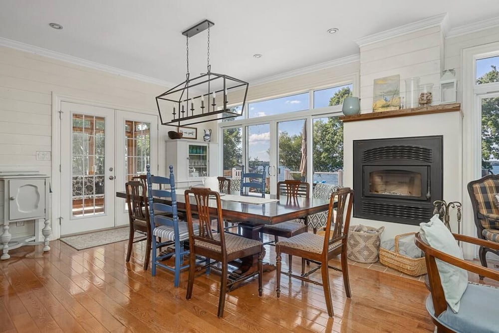 County Lakehouse - The Perfect Spot in PEC - Image 5