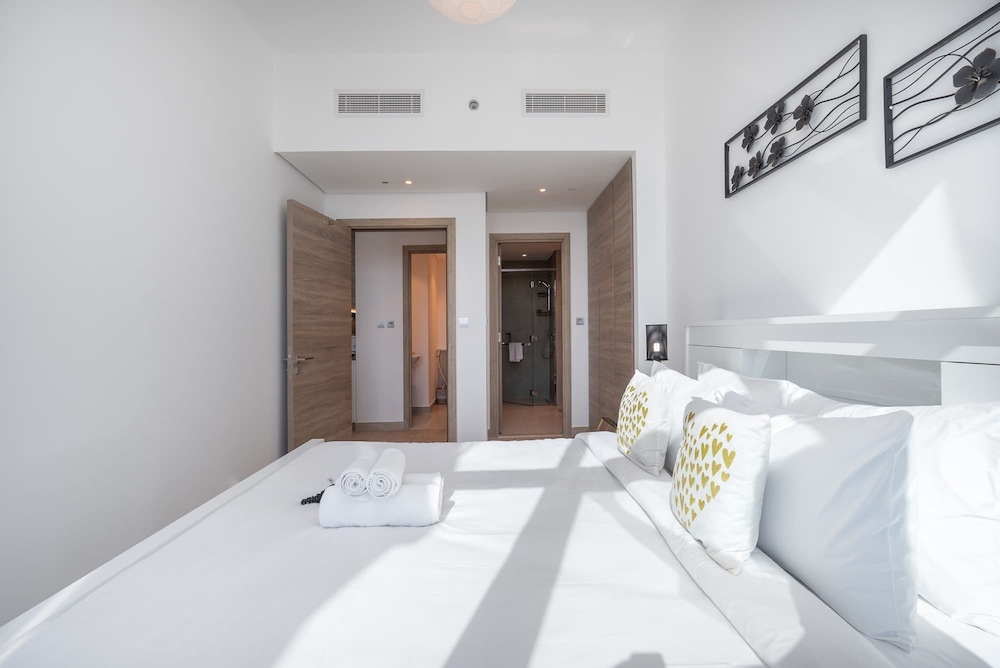 Luxury 1-bedroom in Dubai Marina That Sleeps 2