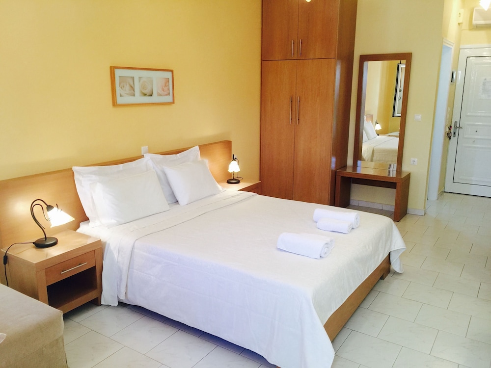 Kostis Villas