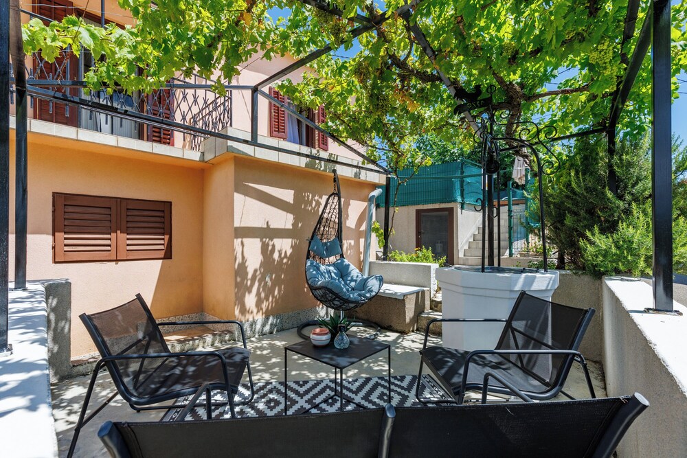 House Papinka With Private Pool & Garden