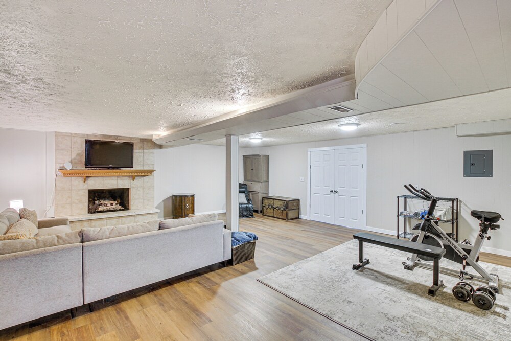 Family Home w/ Games & Fenced Yard in South Ogden