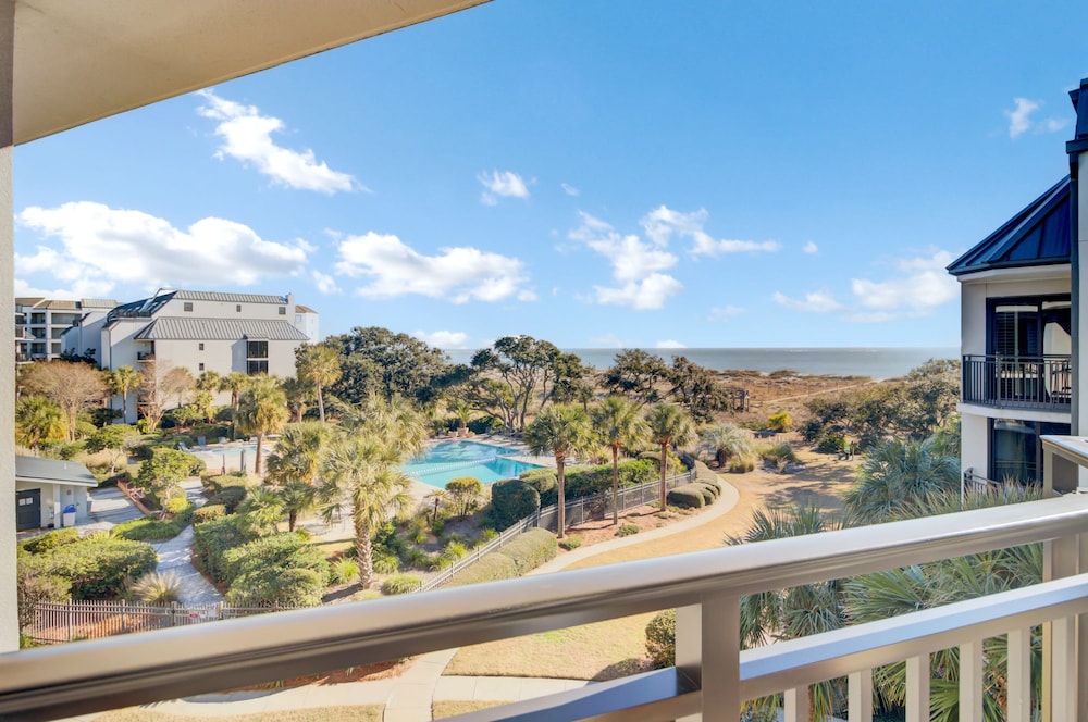 Oceanfront w Pool Beach Access Balcony View 312 B Shipwatch by Avantstay