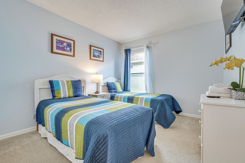 Southern Dunes Family Retreat: Hot Tub & Game Room