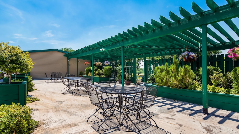 Best Western Paradise Inn  Resort - Property Image 4