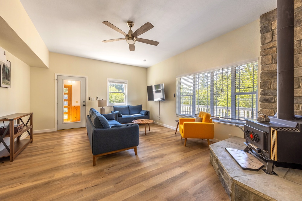 Orchard Haven Combo 6 Bedroom Home by RedAwning