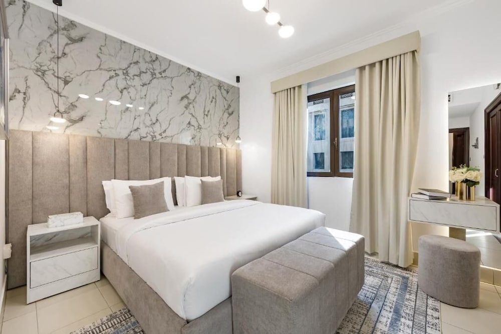 Durrani Homes Zafran Luxe Stay Iconic Burj View