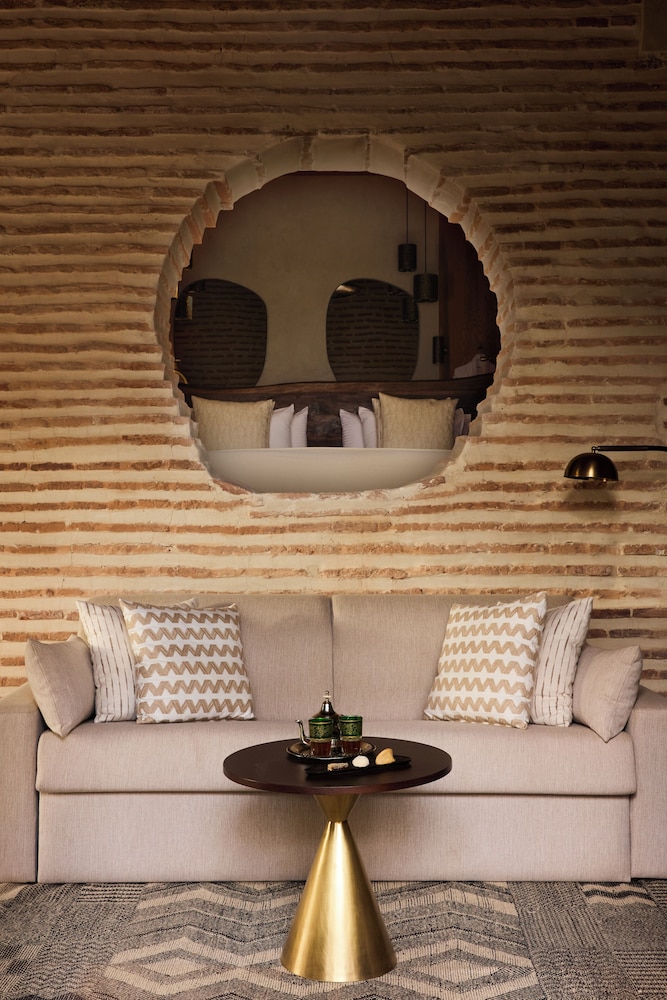 Nobu Riad