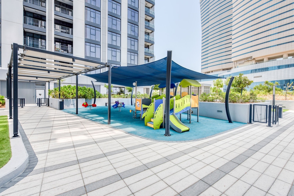 Capital Living On Reem: The Bridges