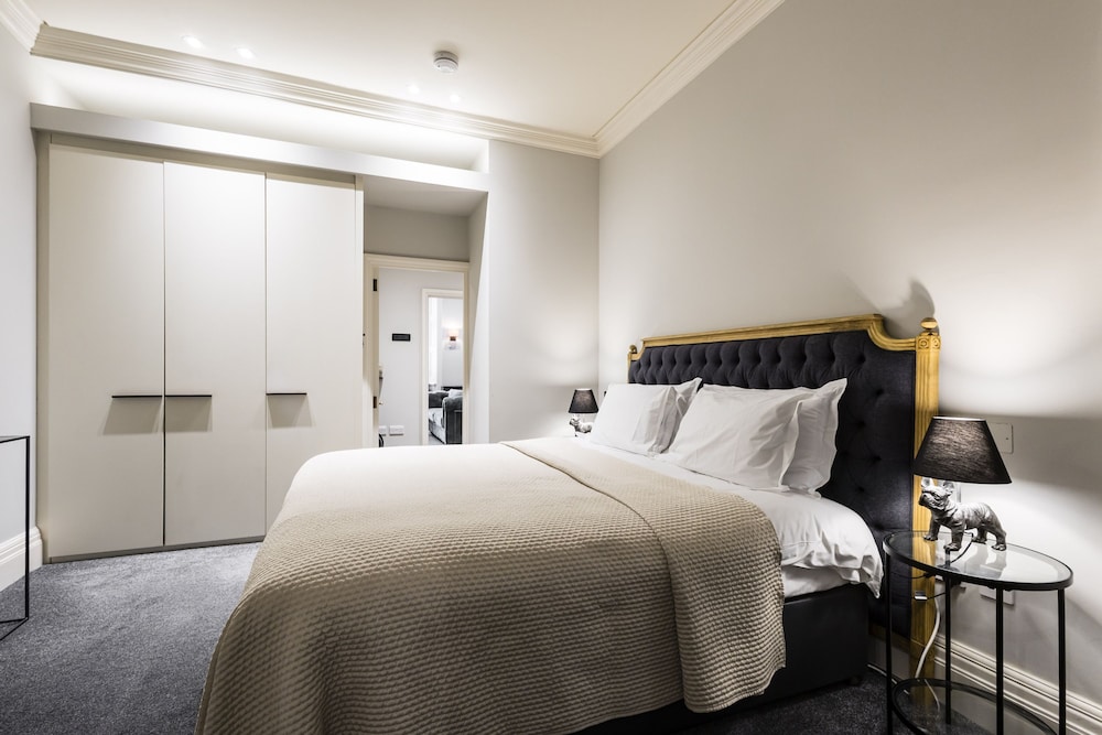 The Berkeley Square Suite