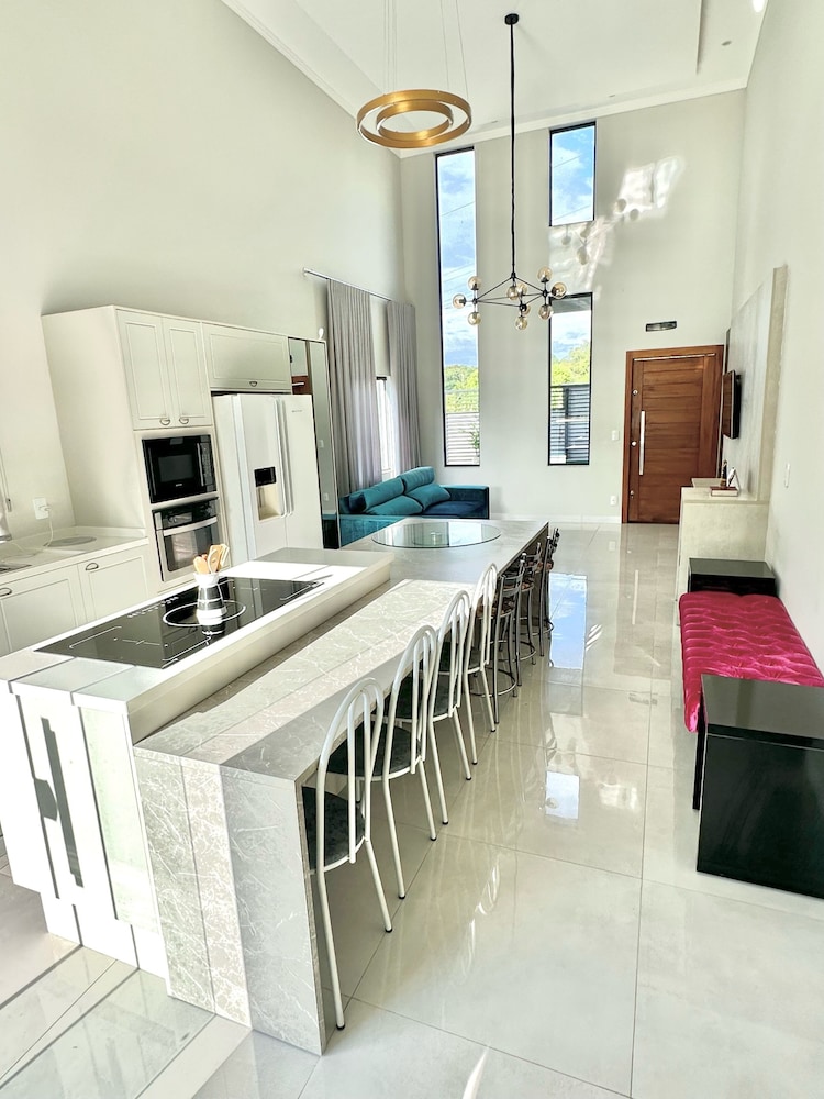 Casa luxuosa De Piscina e Hidromassagem