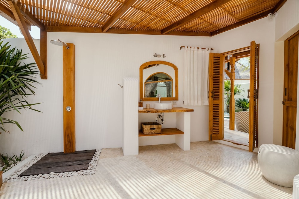 Villa Canggutopia 4 by Alfred in Bali - Relaxing 1BR Private Pool Villa 5min to Echo Beach