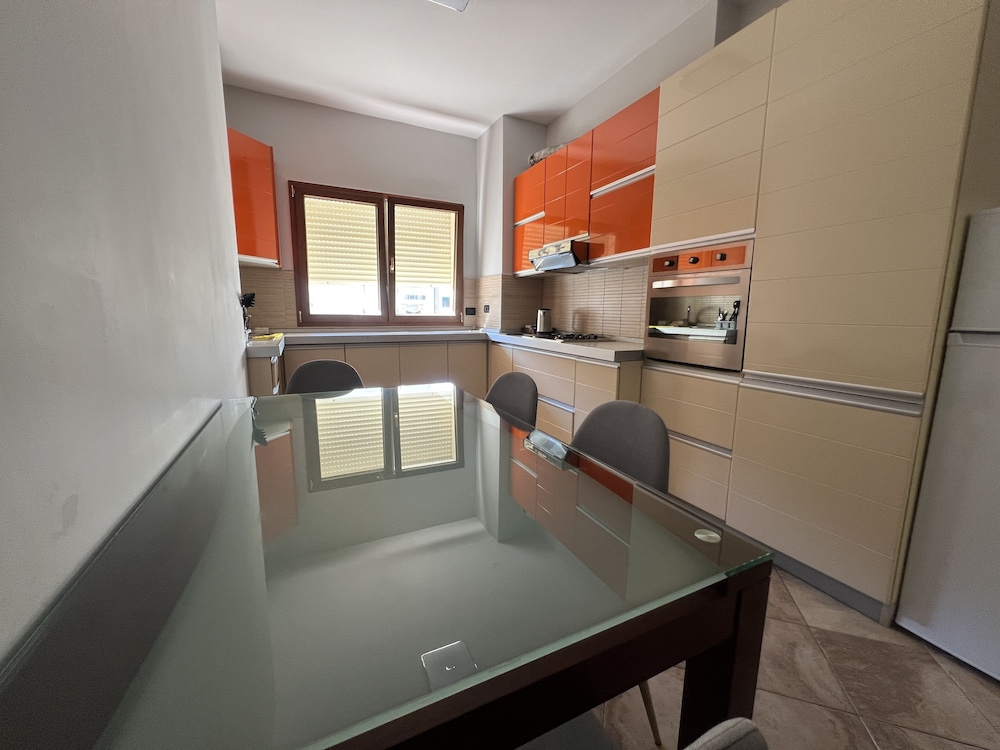 Elly Seaside Apartment