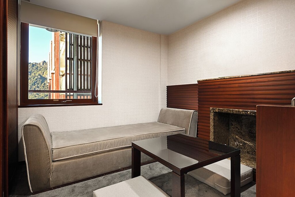 Alishan Hotel 42