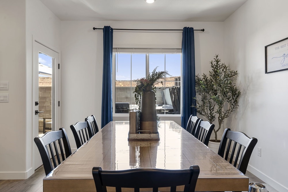Red Rock Trails 4 Bedroom Townhouse