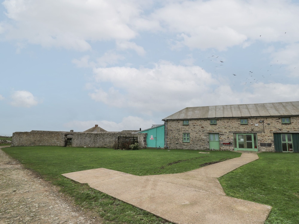 Lower Treginnis Farm