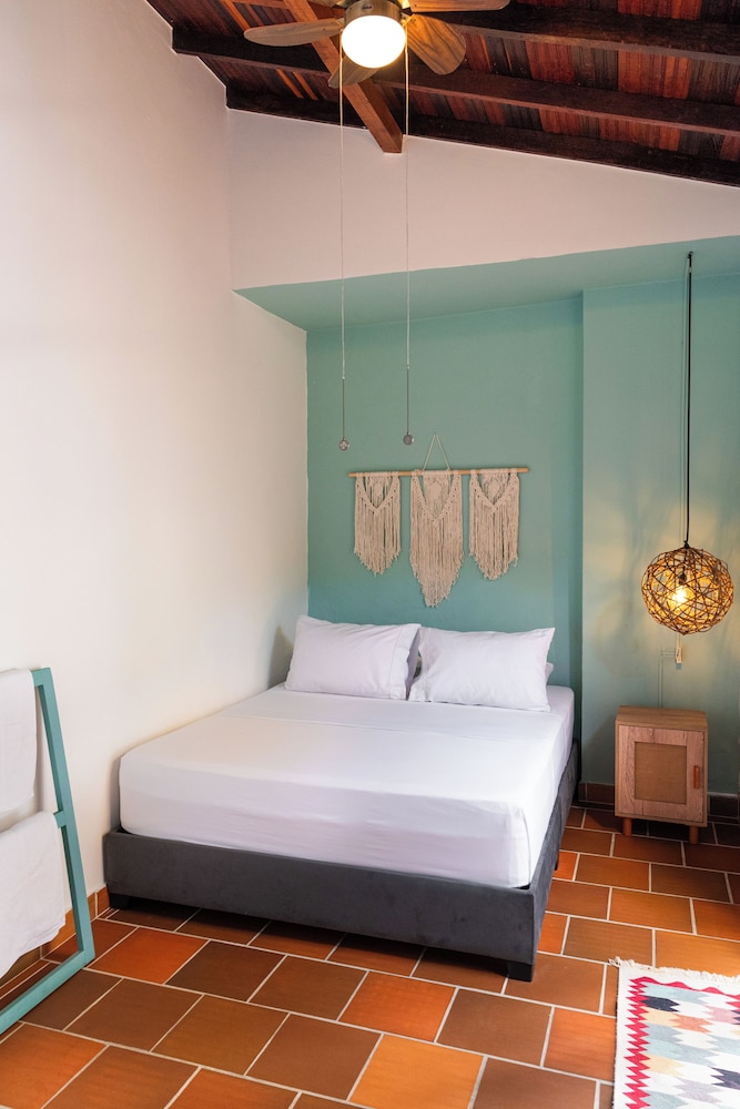 Traveler Hostel