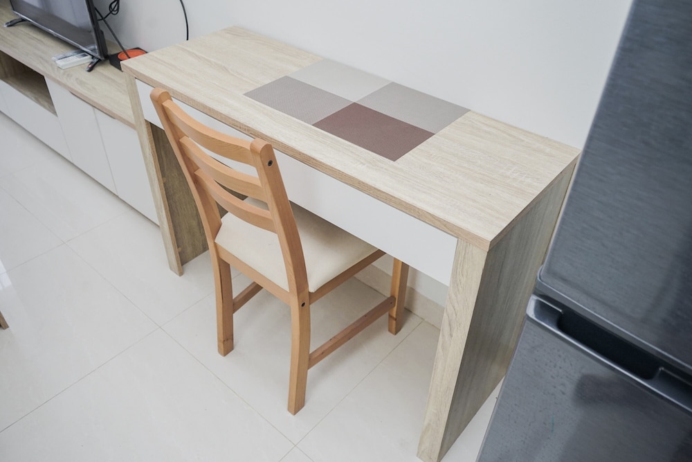 Homey Studio Apartment Springwood Residence