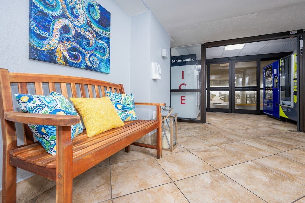 Island Winds East 707 2 Bedroom Condo