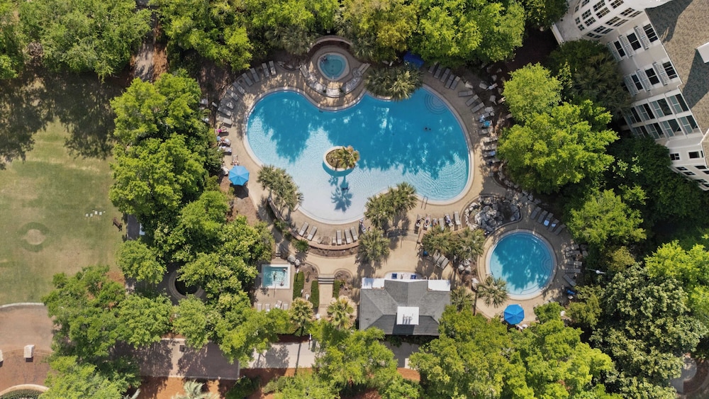 Studio Condo in Luxe Sandestin Resort w/ Balcony, Pool, + Walk to Baytowne Wharf
