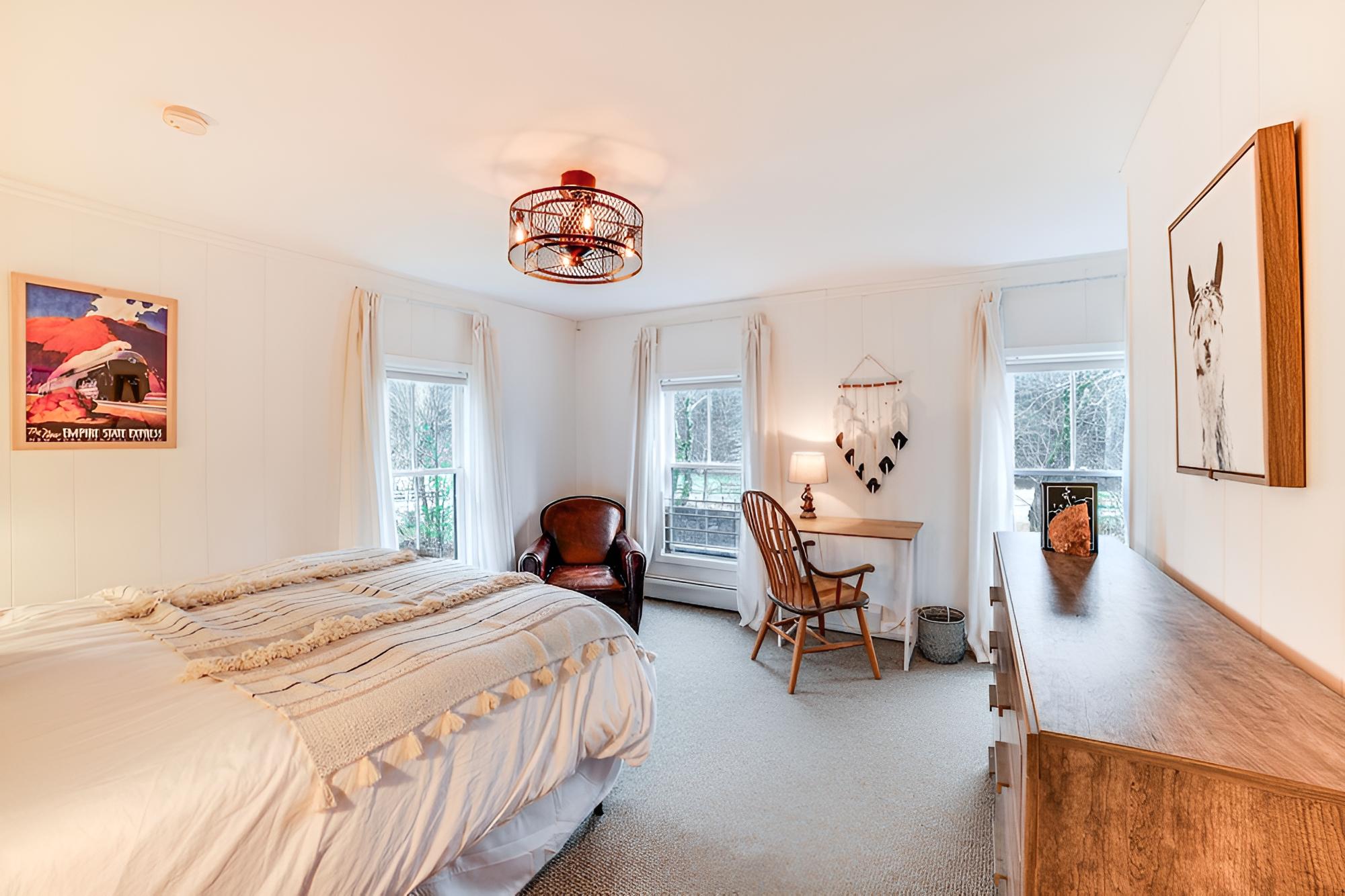 Lush, Charming 1800s Farmhouse on Secluded Oasis! view 5