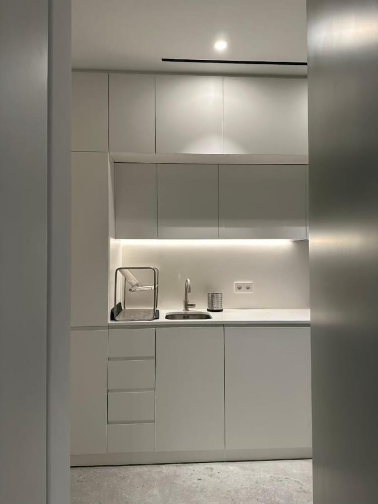 Suite No1