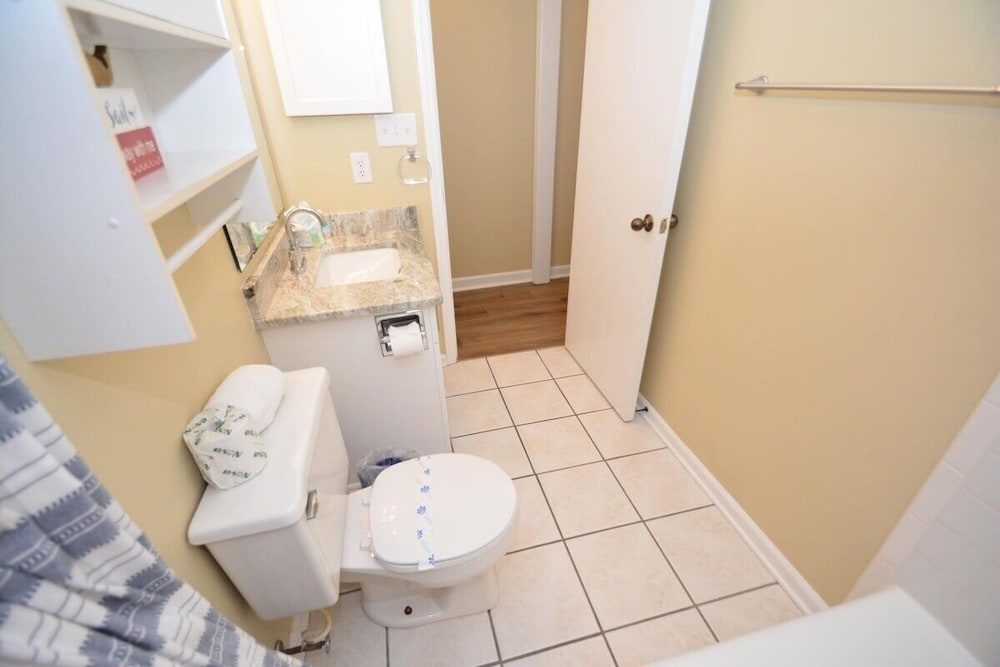Canterbury Court 6 E 3 Bedroom Apts