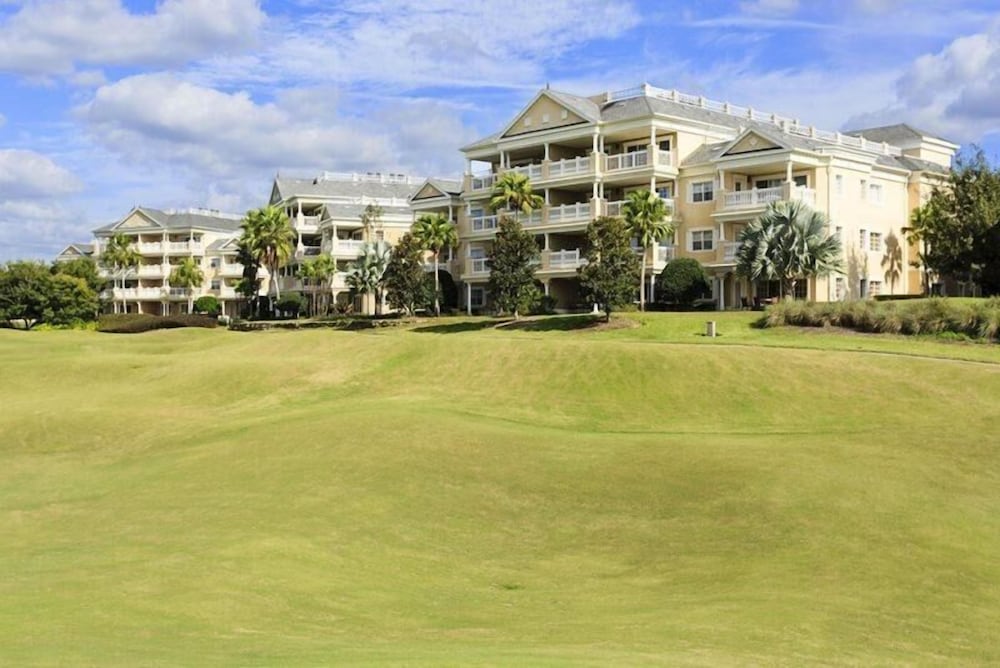 RVH 121 Centre Court Dream - Image 1