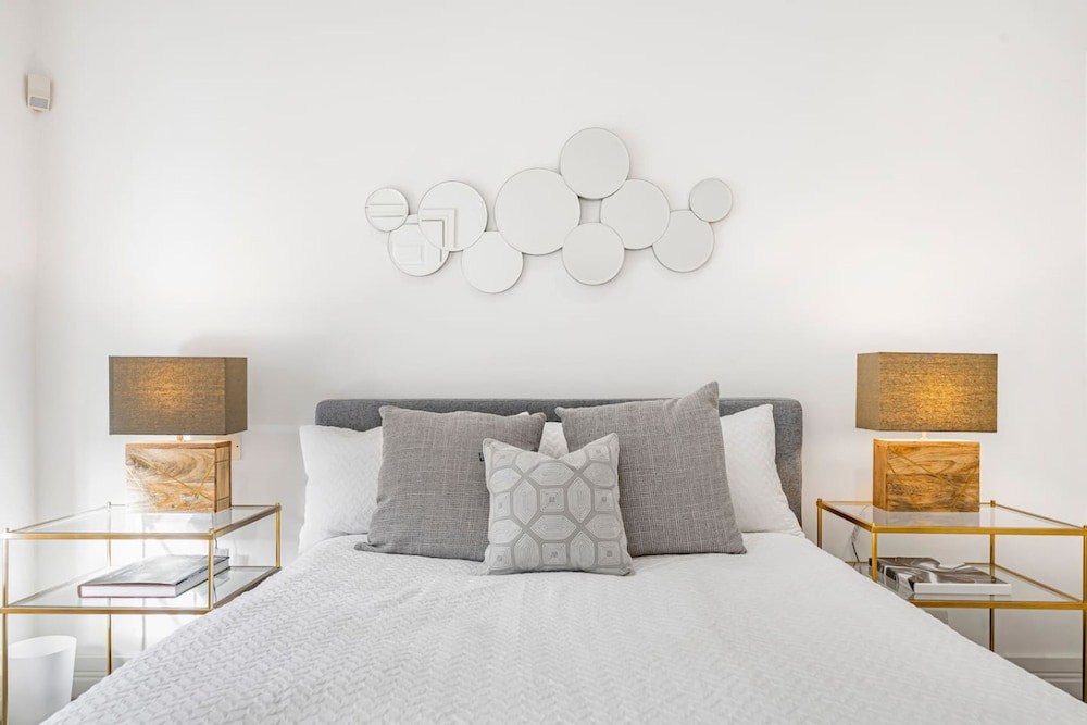 4-bed House Next To Harrods Pont Street Mews