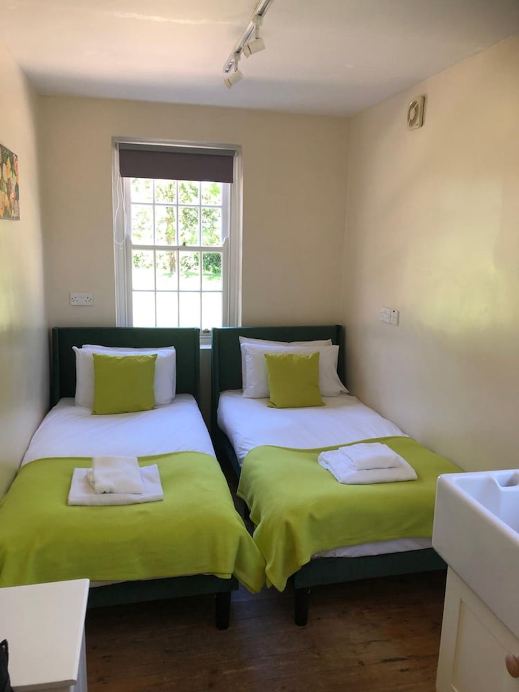 Historic Hall Wing nr York Leeds Free Hot tub