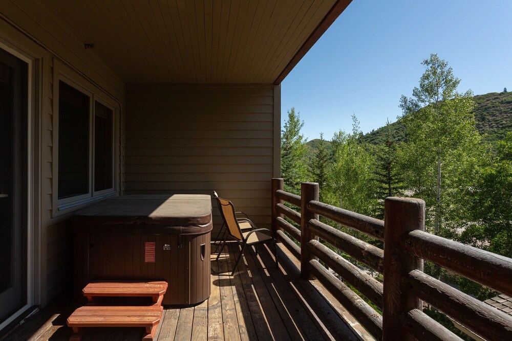 Trail's End Lodge at Deer Valley Resort - Two Bedroom Residence with Spa #401 2 Condo