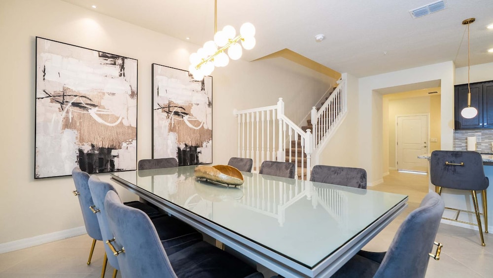 Upstay Family Fun 5BR Retreat w Pool Games Room