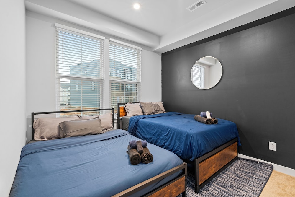 Luxe King 3BR Townhouse Uptown Charlotte