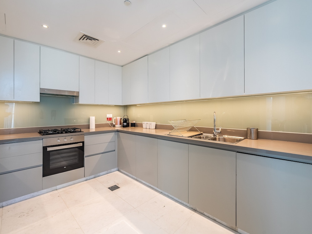 Spacious Apt With Spectacular Burj Khalifa Views