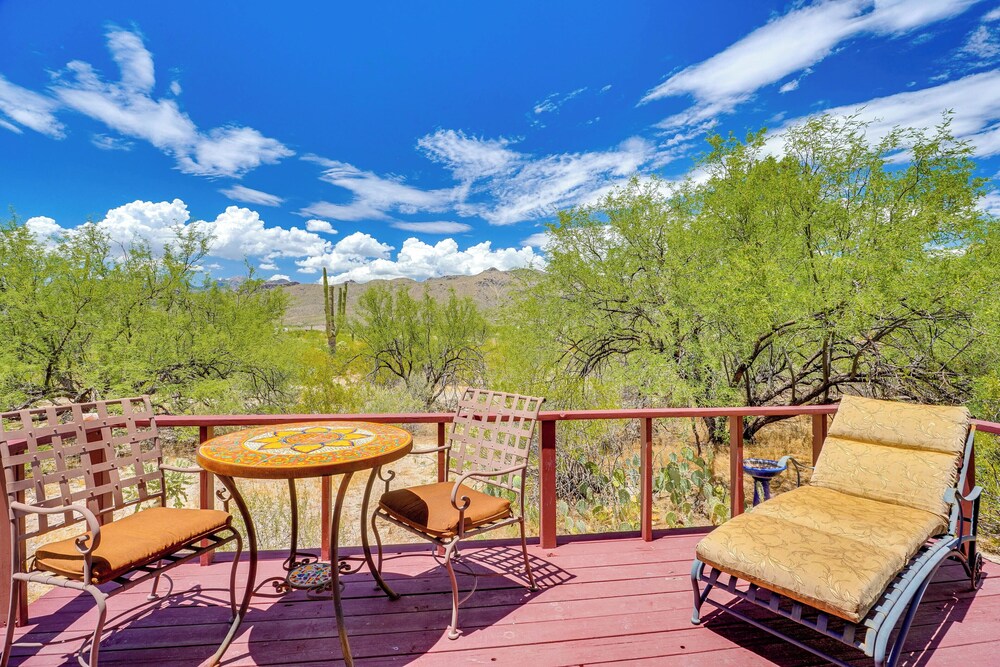 Chic Tucson Casita w/ Deck & Panoramic Views!