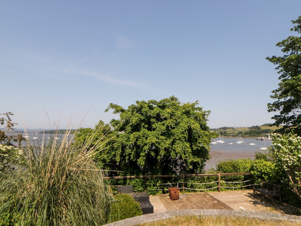Riverview @ 1 Brunel View
