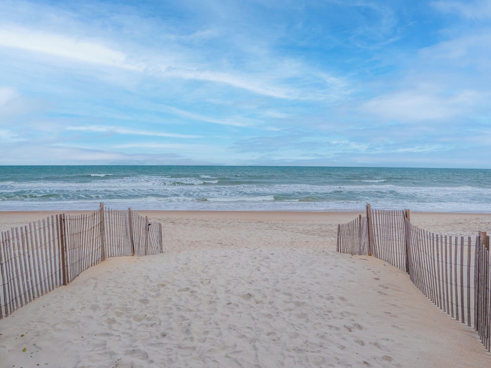 Ocean Splendor by Topsail Realty