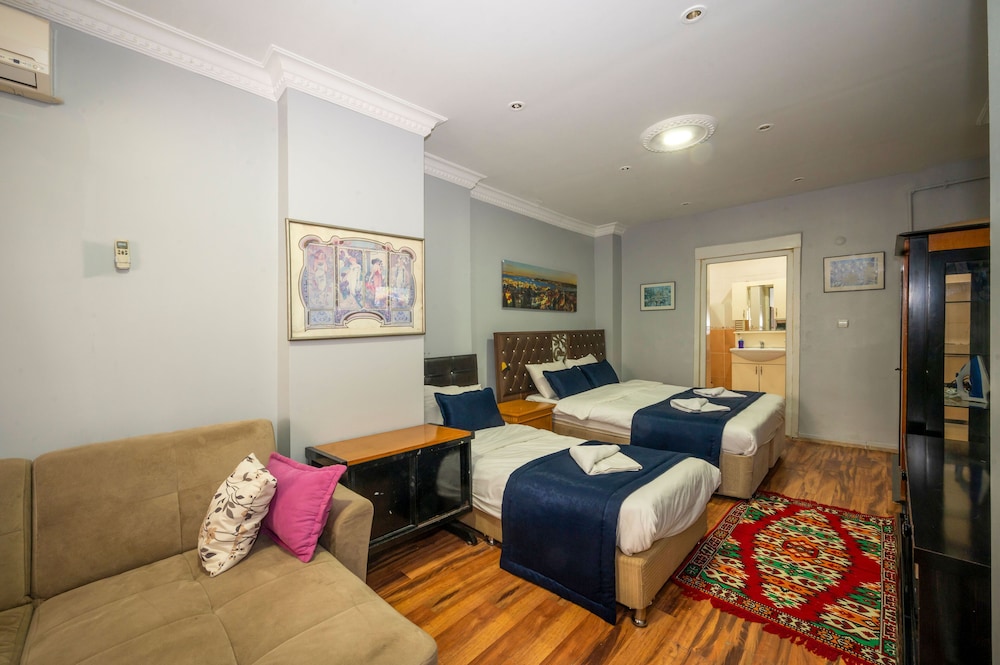 Taksim Suite II