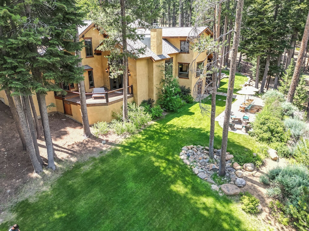 Star Haven Retreat 5 BDR Stunner!