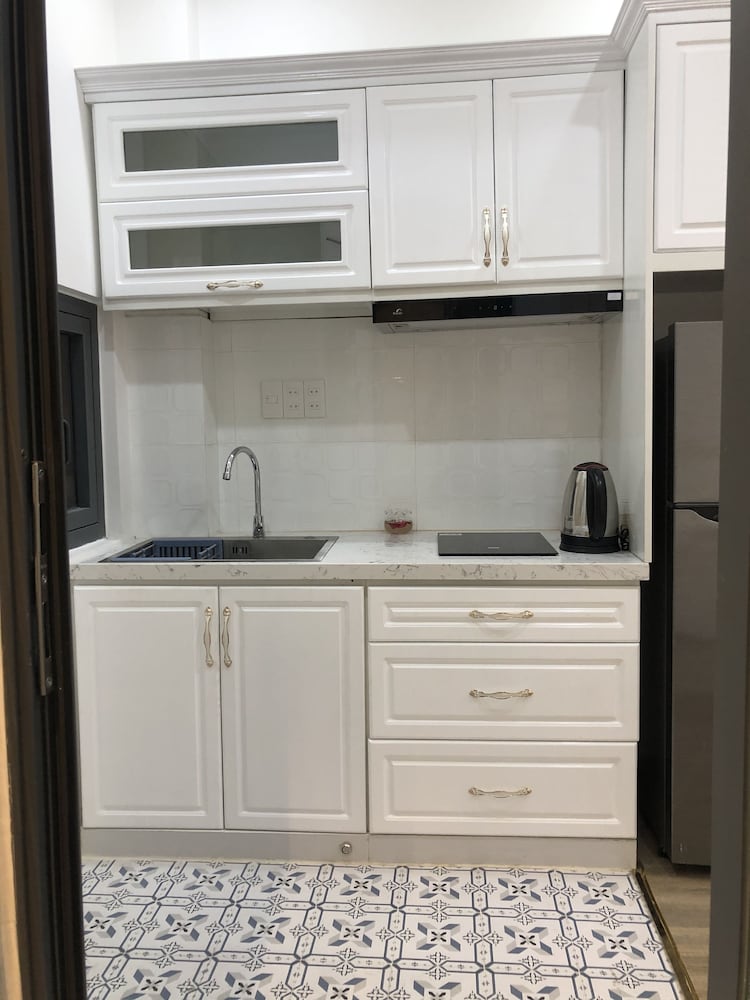New Luxury Apartment in City Center view 5